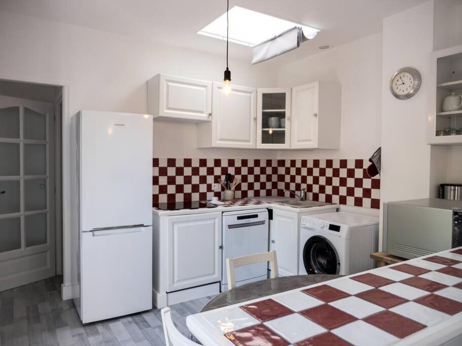 Logement Le Serein Тулон Экстерьер фото